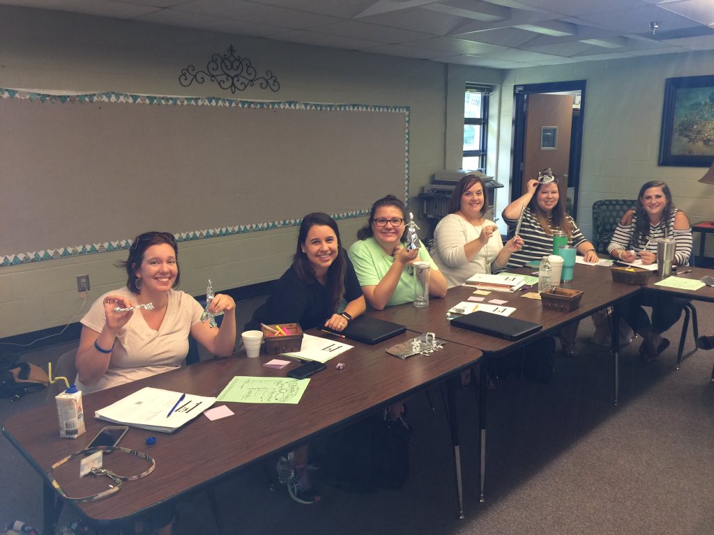 Tonya870's tweet photo. Diving into Key Number One to Student Acceleration -Relationships (with our colleagues, students and parents) #buildastrongfoundation #learnleadliftup #comptoncubs https://t.co/BfS5QMRRsj