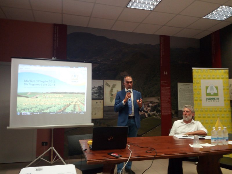 Presentatomartedì 17 luglio, presso la sede del Consorzio Vini Doc Colli Euganei a Vo', il progetto "Modello di sviluppo sostenibile e partecipato della viticoltura nei Colli Euganei" (acronimo MoSVIT) parcocollieuganei.com/dettaglio.php?…