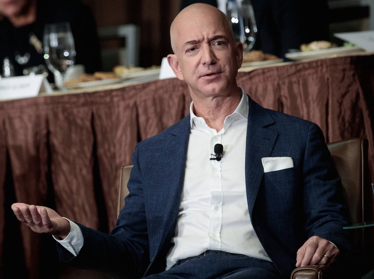 #Walmart has partnered with #Microsoft to compete with Amazon. While Microsoft has been working on a technology to help #retailers keep pace with #Amazon Go, Walmart plans to boost its online presence to take on the #ecommerce giant read.bi/2JCZ6EE via @BIUK #retail