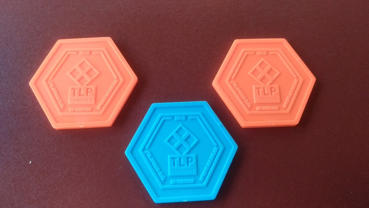 podcastlinux's tweet photo. Taller @shotcutapp realizado!!!
Todos los asistentes se llevan sus #Summercoins.
Pásate por los eventos @ULLenTLP @OSLULL y gana los tuyos.
#TLP2018 #TLP18 #ULLenTLP https://t.co/kAlB40QM98