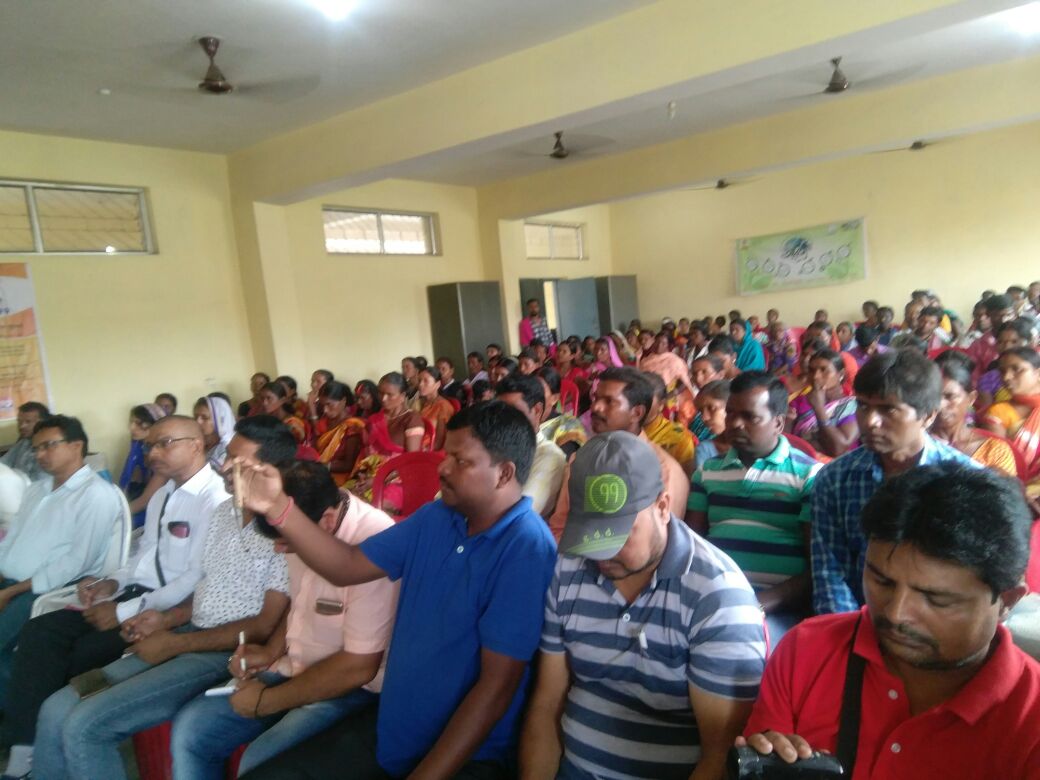 ujjwalaranchi's tweet photo. Distribution of Gas Connection and stoves to 250  beneficiaries at Khalari Block, under PMUY 

@cmojhr @DC_Ranchi @DDC_Ranchi @npgjas @IoclJharkhand @BPCLimited @HPCL @IndianOilcl @PMUjjwalaYojana https://t.co/IhQmg9qdwP