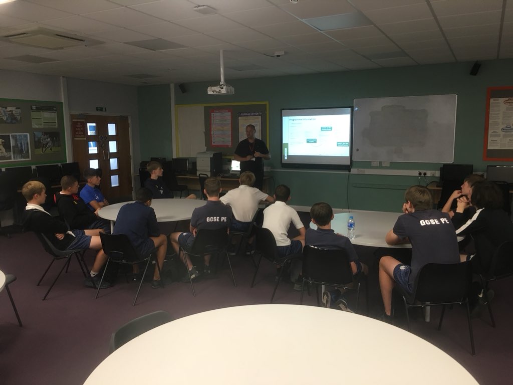 MyerscoughFooty's tweet photo. Pleased to have given Y10 @CarrHillPE pupils a taste of Myerscough. Hope you enjoyed the activities...plenty of hard work and effort 👏🏻⚽️ #highperformancesport #highperformanceeducation https://t.co/5QiatmmRNb