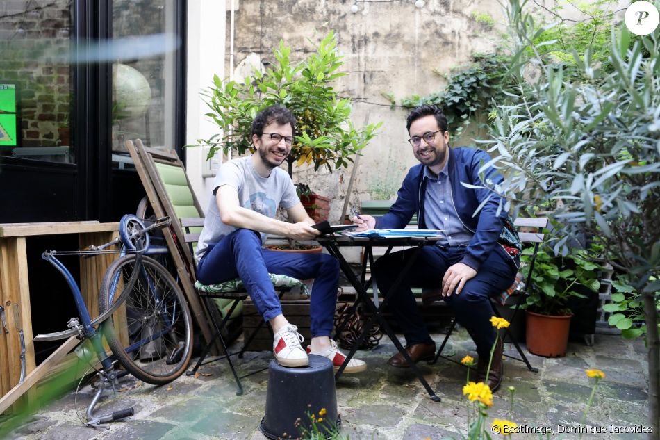 👬On s’était dit que si on avait vu des couples de garçons dans les journaux quand on était ado, ça aurait été plus simple pour nous et nos parents. Alors avec Mickaël, on a décidé de le faire. 

RDV sur <a href="/ParisMatch/">Paris Match</a> 

parismatch.com/Actu/Politique…