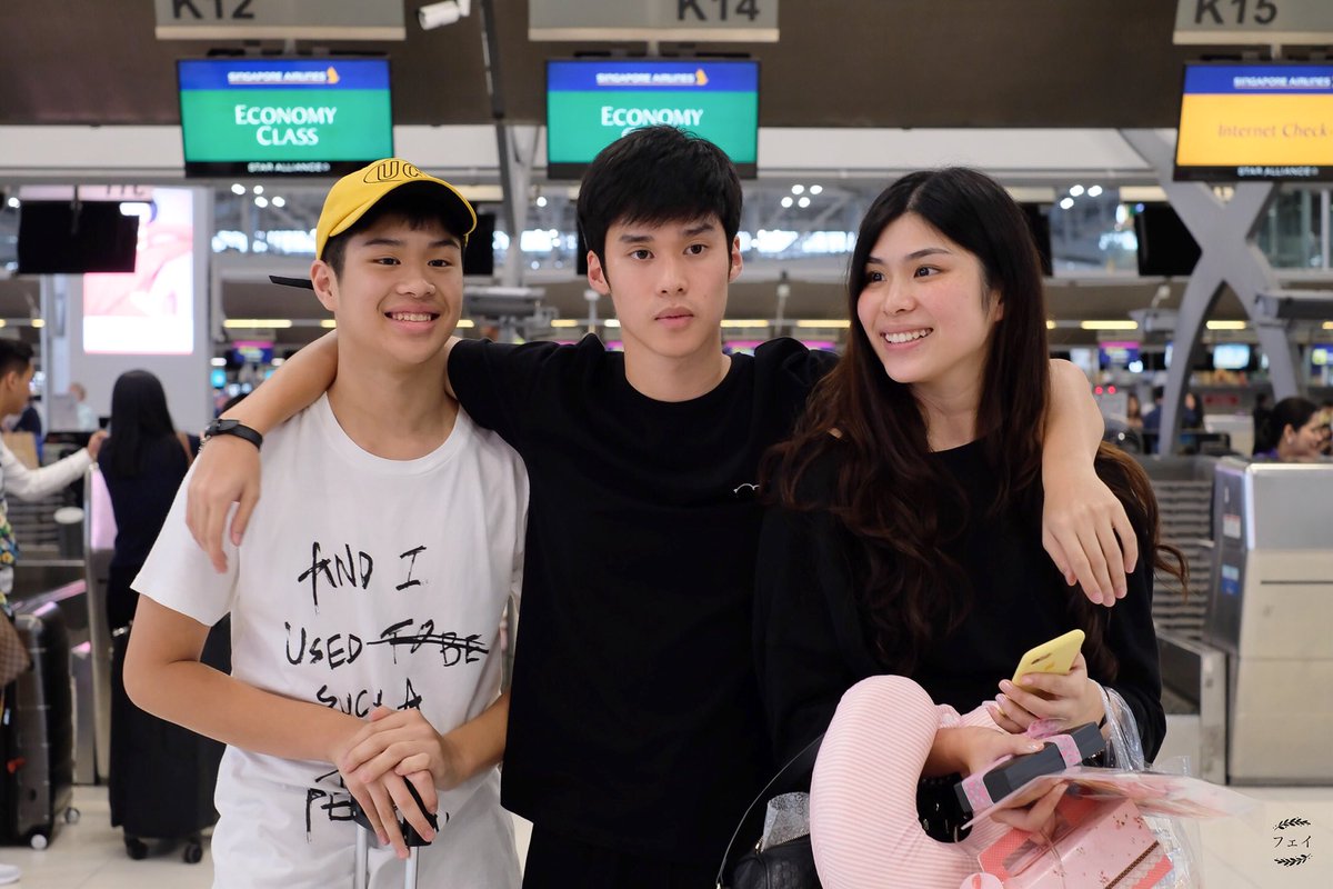 FFayAlice's tweet photo. สามพี่น้อง 👩🏻👦🏻👶🏻

@ppprims 
@peakpeemapol 
#peakpeemapol 
@VicVittawin 
@ViC2WiNN https://t.co/zo9XcmWuA5