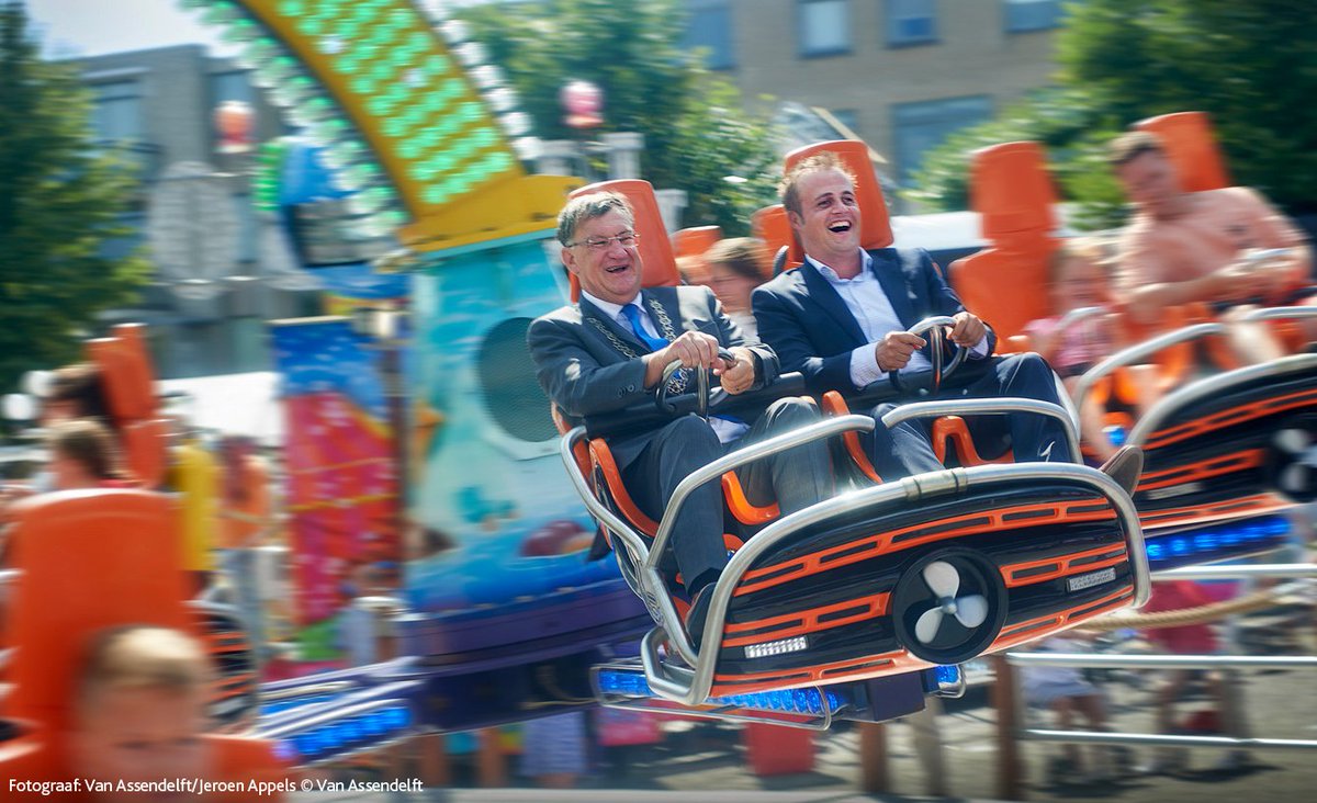 Hé kermisganger! 👋 We presenteren je de top attracties:

🎢 De Booster Maxxx, Top Spin &amp; spookslot Daemonium
💈 Familie-achtbaan Bugs &amp; Bees, Reis door Toverland &amp; Jumbo 
🎠 De Draaimolen, het Vlooiencircus van clown Milko &amp; de Rups
bit.ly/leukste-attrac…