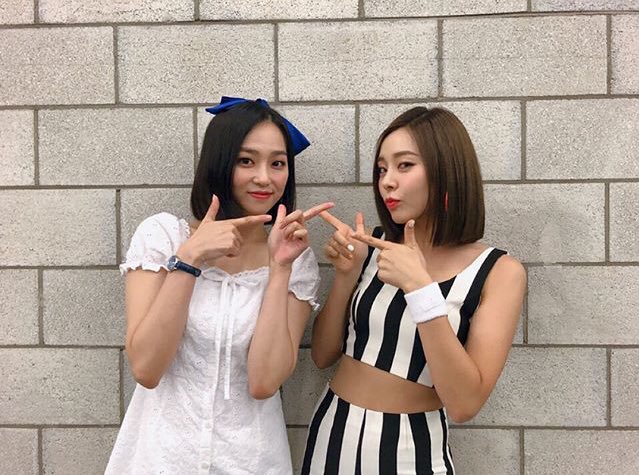 fy_lacode's tweet photo. [Bitnagram] 180718 Instagram Update #5: 
–
올여름 단발병을 유발하지 👩🏻✌🏻
We know you wanna cut your hair too
#예은 #애슐리 #CLCLC
https://t.co/6a9C6Xkwpk
#LADIESCODE #ASHLEY #레이디스코드 #애슐리 #CLC #YEEUN https://t.co/AhIGMMgNQK