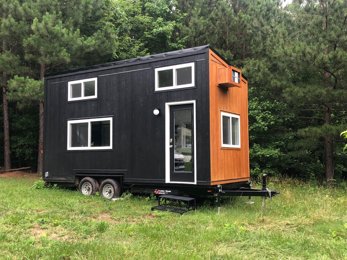 m_daniels13's tweet photo. Have you seen our mobile #tinyhouse fleet of homes? With a calvary of 20 tiny houses we can flank your outing and turn an ordinary get-together into one victorious event! >>> https://t.co/lyEYmzFcfM >>> Visit https://t.co/B3rxTjMEmP for more information! #popuphotel #tryittiny https://t.co/nni8oiF0di