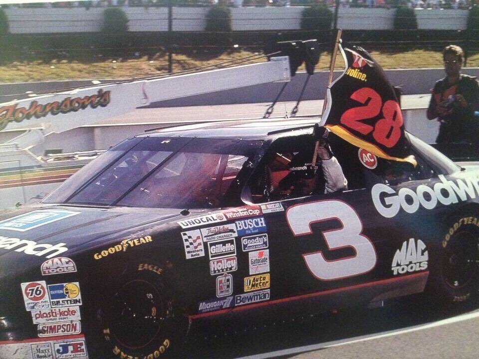NASCARMemories's tweet photo. On this date in 1993:
Dale Earnhardt honored the late Davey Allison after winning at @poconoraceway. https://t.co/4Ezj4hUUJA
