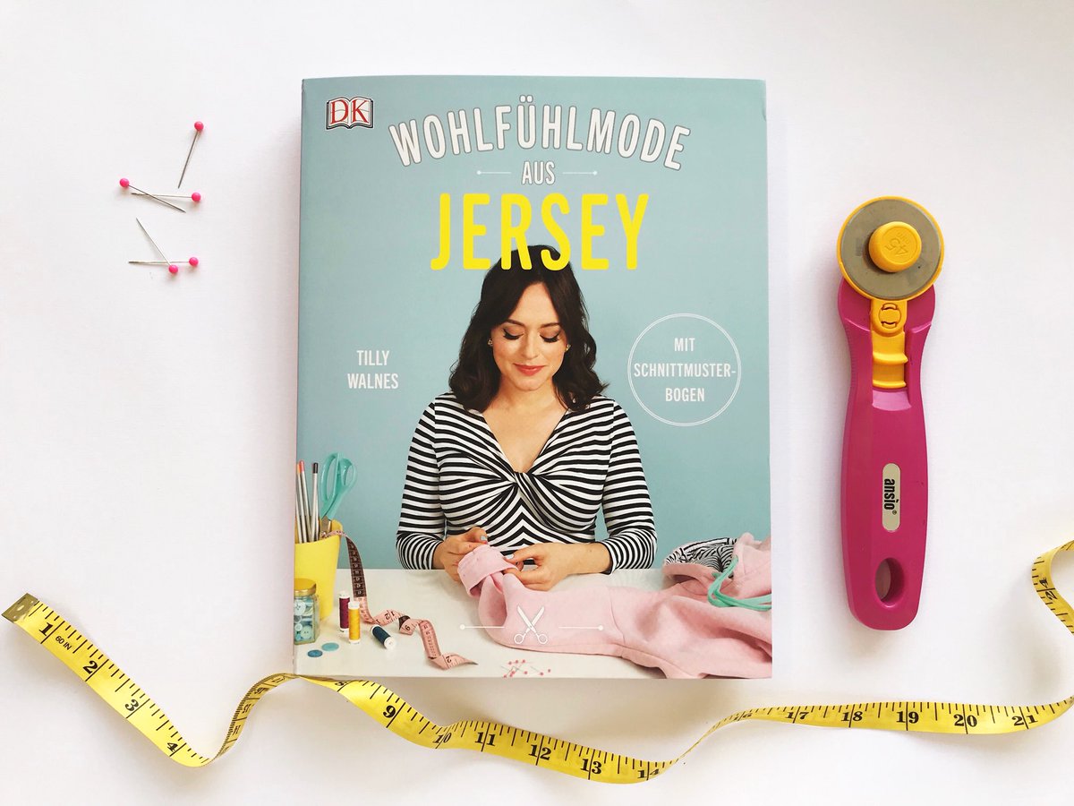 TillyButtons's tweet photo. The German edition of my book Stretch is out now! 🎉 This book will get you hooked on sewing comfy clothes with knit fabrics ✂️ #StretchSewingBook https://t.co/kl7nF3Yqn2 https://t.co/vek2rC6DvQ
