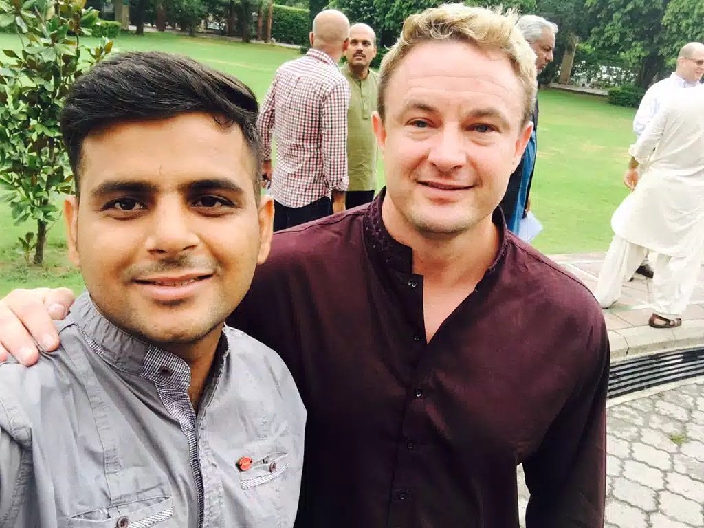 AmratLalwani1's tweet photo. Good luck @captain.montgomery  For your future.! 
We will miss you.!  
It was great to meet with you 😍
#meetpakistan  💕
#puanconference  #puanwalay https://t.co/JvfW9vi5nr