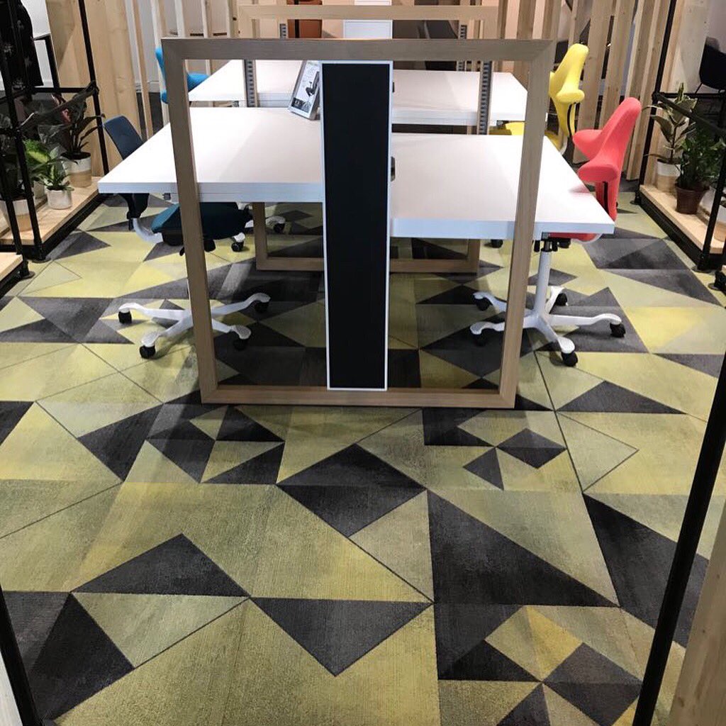 MillikenEurope's tweet image. Focussing on a modern approach to working, .@POSInteriors has recently refurbished their interiors showroom in Guernsey. What a fabulous choice of #modularcarpet and #luxuryvinyltile combining colour, texture &amp;amp; pattern. #designedtocombine #millikeneurope #interiorfitout