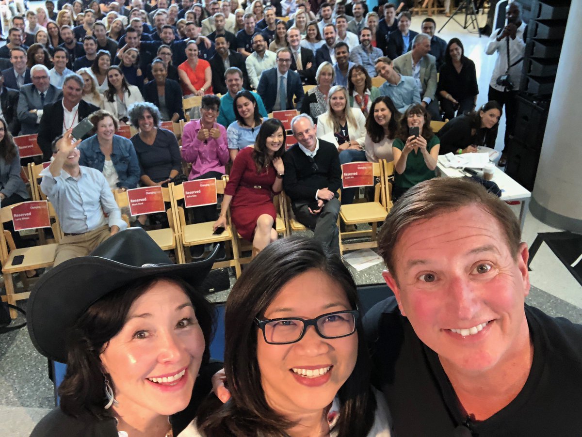 MarkVHurd's tweet photo. Great morning with Safra Catz, @JudithSimOracle &amp; entire #Austin team for @Oracle Global Employee Summit. Connecting with employees around the world. #OracleChangingLives https://t.co/vY5QH5qFTK