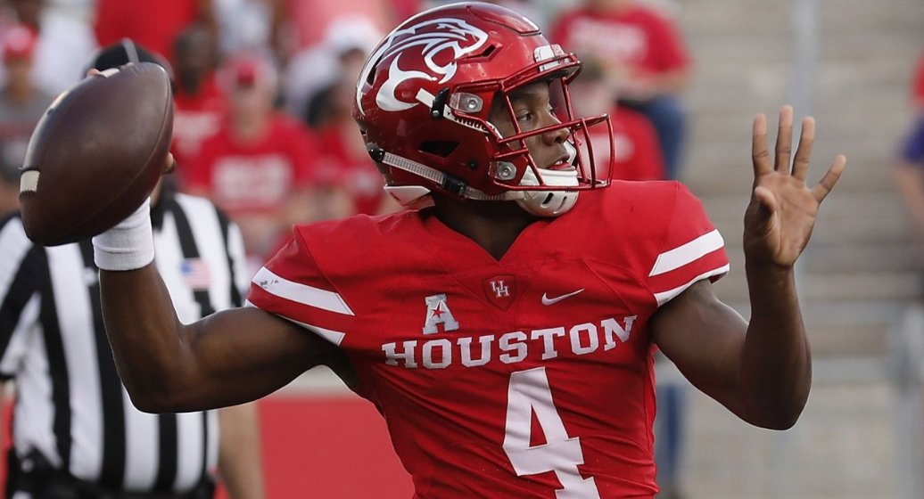 AthlonSports's tweet image. Top 25 breakout QBs for 2018: @UHCougarFB's @DeriqKing_ aims to lead the #HTownTakeover this fall athlonsports.com/college-footba…