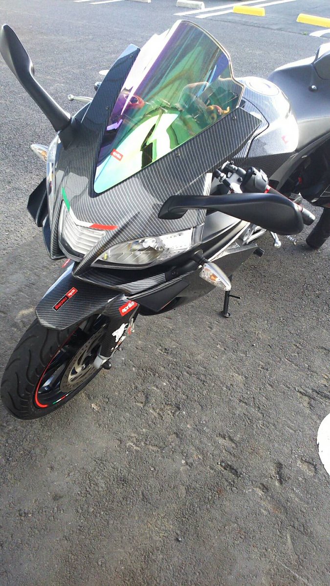 あきちか 千葉県旭市7月19日0時 1時の間に知人のアプリリアrs4 50が盗難されました フルカーボンで見ればすぐ分かると思うのでメルカリなどに出されていればdmください 協力お願いします 拡散希望 アプリリア バイク盗難