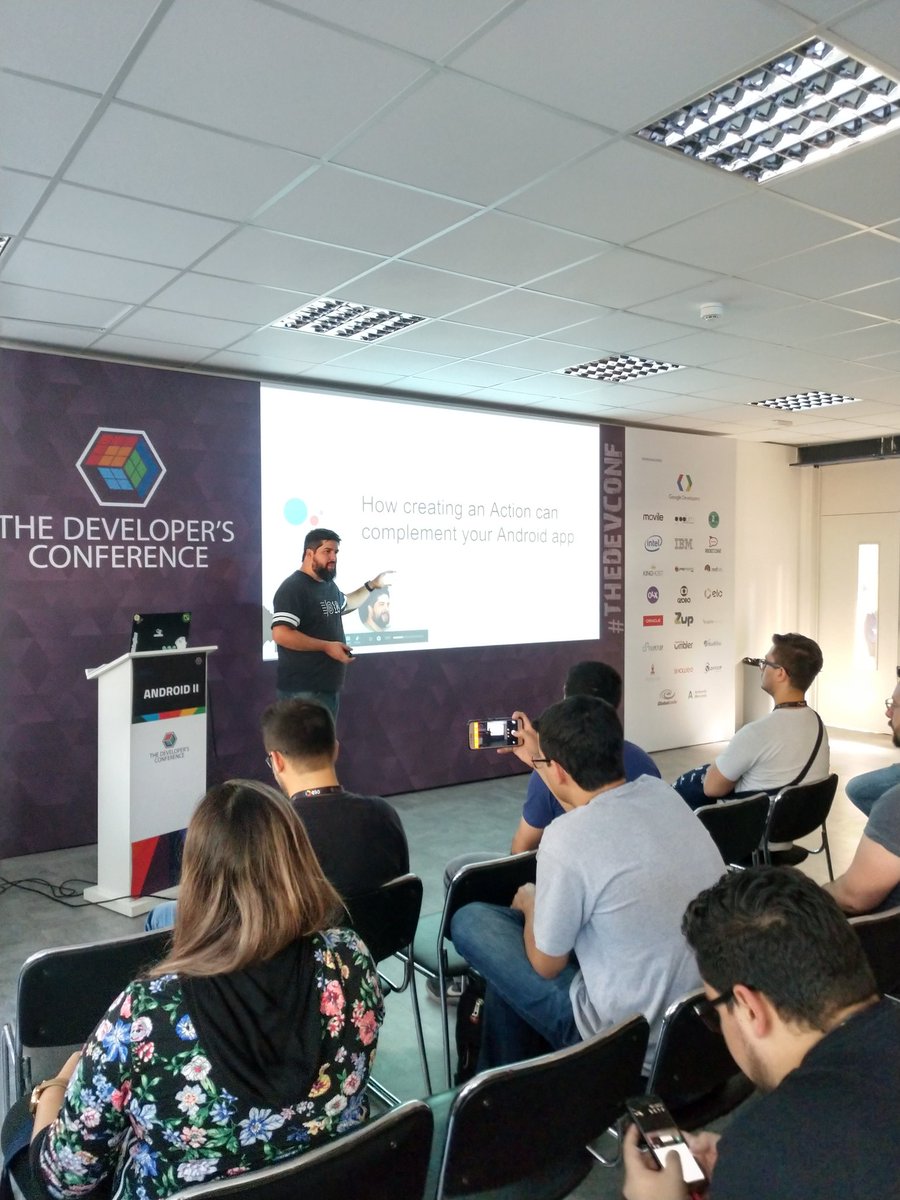 missayres's tweet photo. Para voltar do almoço, palestra Extendendo seu App Android para Google Assistant com Neto Marin @netomarin @Google #TheDevConf #trilhaAndroid https://t.co/pYBGc5kS3I