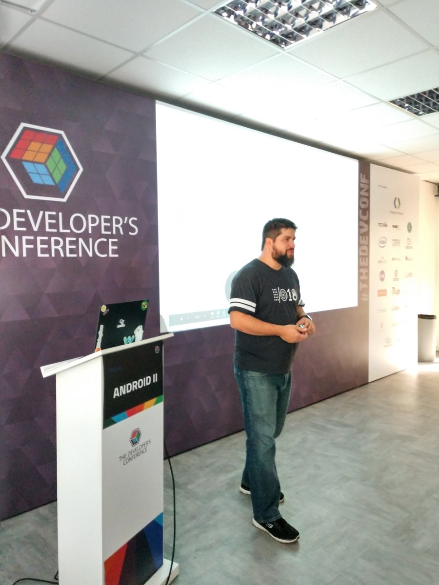 missayres's tweet photo. Para voltar do almoço, palestra Extendendo seu App Android para Google Assistant com Neto Marin @netomarin @Google #TheDevConf #trilhaAndroid https://t.co/pYBGc5kS3I