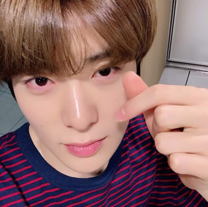 Anlık isteğim:
Kore'ye git. NCT'nin yurdunu bas. Jaehyun'u güzelce yatağa yatırıp geri dön.