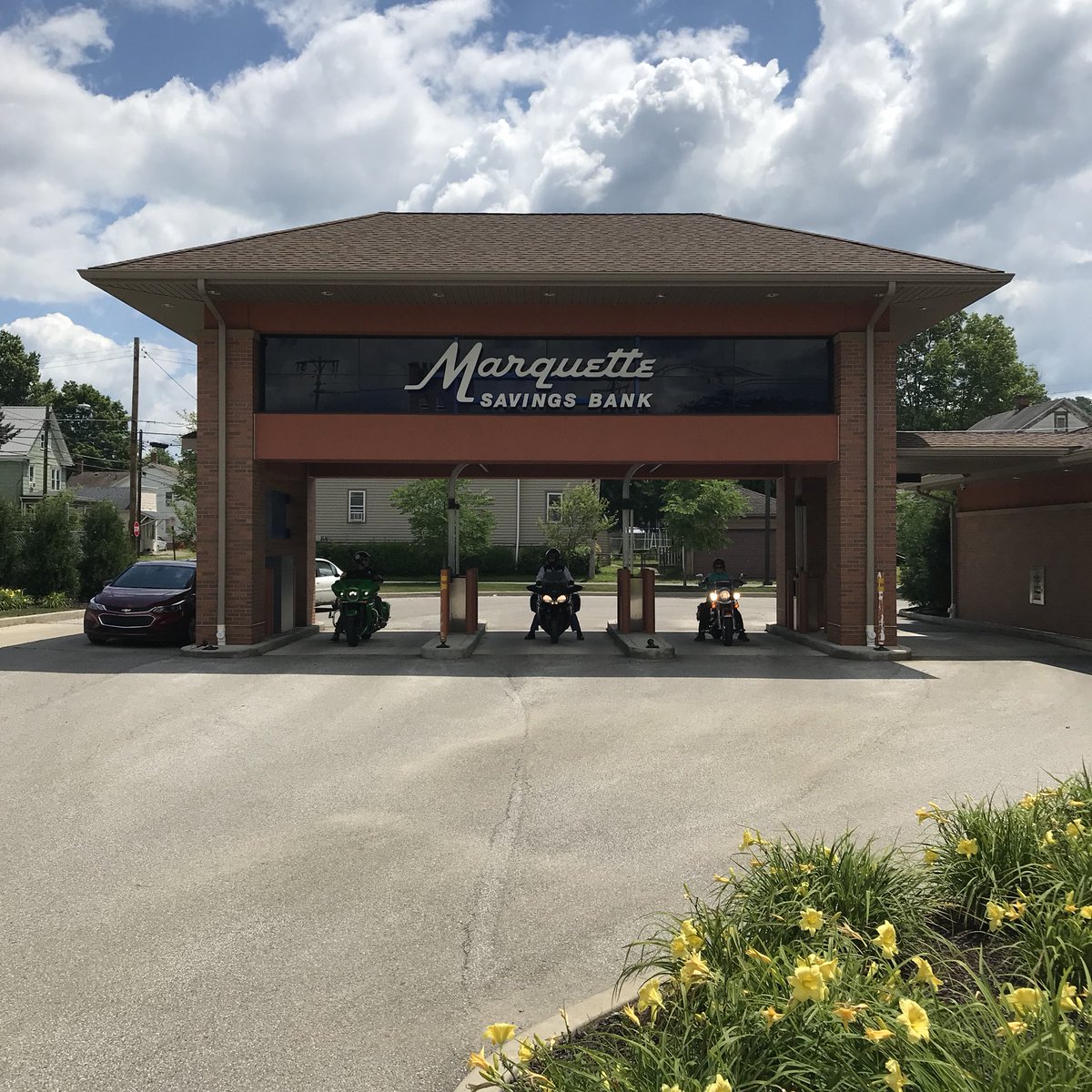 PaCommBankers's tweet photo. Talking to Marquette Savings Bank’s Crawford County staff. Marquette #Mpower’s their customers, lifting up every community they serve! #Banklocal #differencemakers #R4R #KTLO @PACB_Nick @TroyAPeters @ICBA @GoErie https://t.co/dPjsuyIO5x