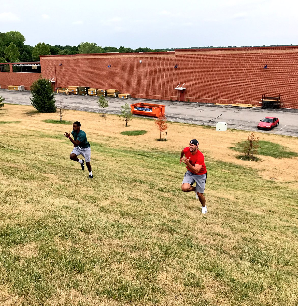 TopSpeedLLC's tweet photo. LA Chargers TE Ben Johnson and Eagles CB @_BigBaus were close to channeling @DerekMHansen's #BeTheHashtag prescription during yesterday's hill sprints https://t.co/lck8NLmEH4