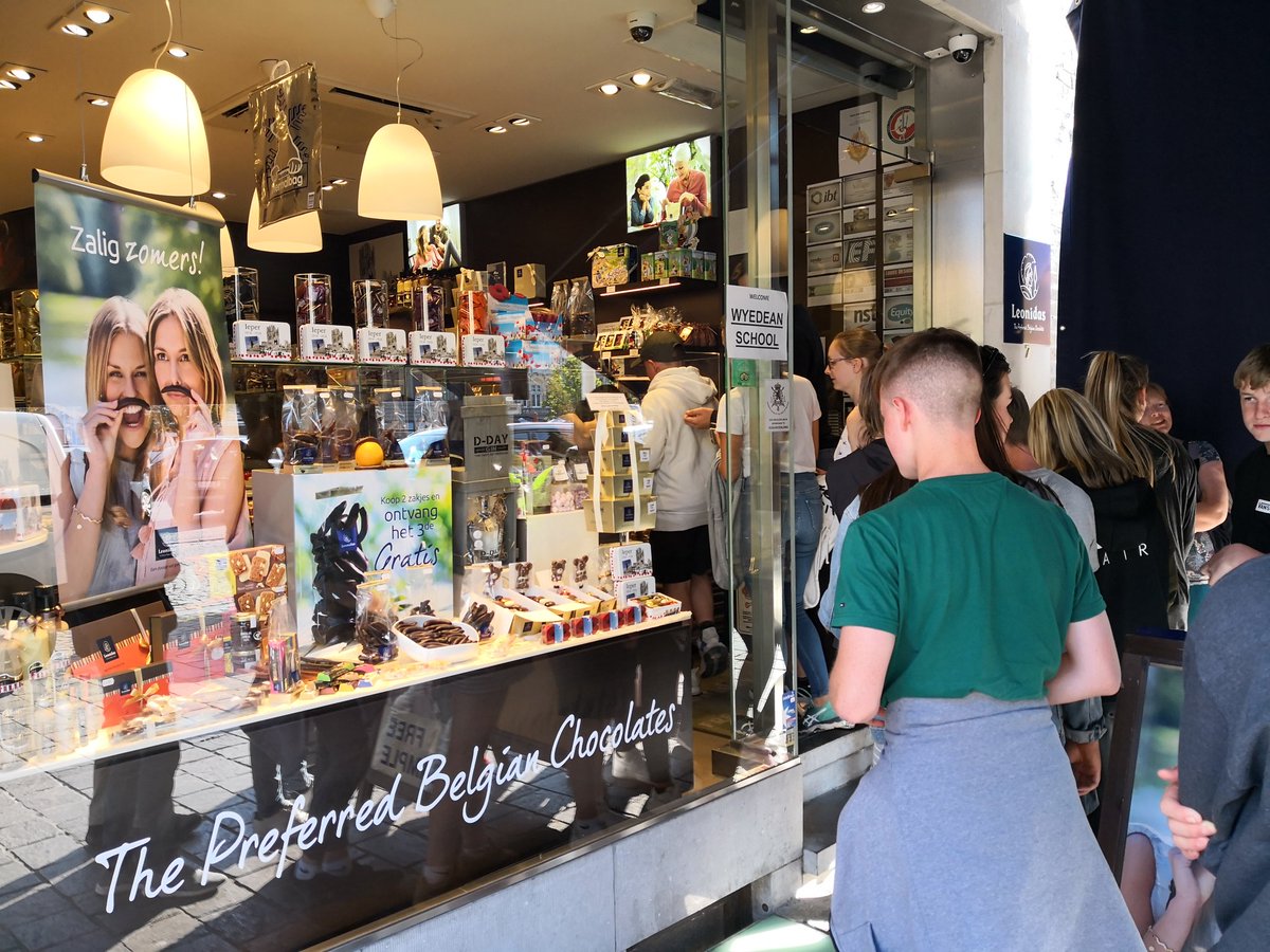 Y10 battlefields trip descends on the local chocolatier. #localcuisine #localculture @1WyedeanHistory @WyedeanSchool