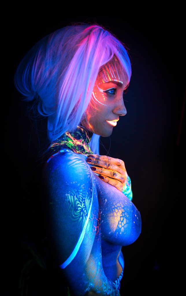 cmcmakeupschool's tweet photo. Get creative at our next body painting class 
https://t.co/VGnbI8Ap3T https://t.co/xTjY5PGZUd