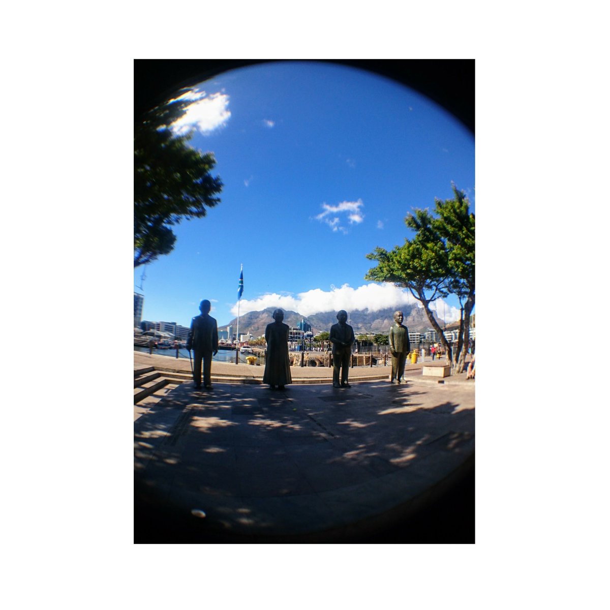 GabriellaSGG's tweet photo. Earlier this year, I was lucky enough to travel to #SouthAfrica for work...as today is #WorldMandelaDay, I thought I'd post these badly lit photos off a couple of the statues that make up #PublicArt in #CapeTown & #Johannesburg #NelsonMandelaCentenary #MakeAnImprint https://t.co/QYGmMeZoaD