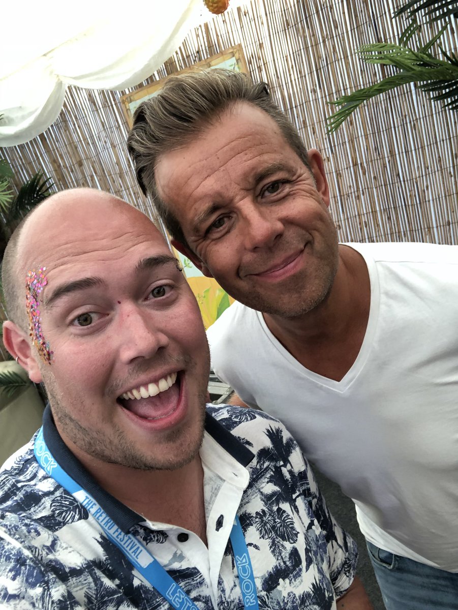 jaymuzzell's tweet photo. #lythamfestival @MrPatSharp we meet again 😘😂 https://t.co/K4ABS8hrLo