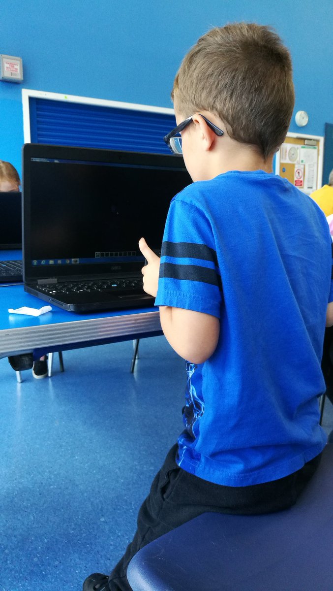 StirlingLibs's tweet image. The #SummerFunClub at #EastPleanPrimarySchool became DigiFunClub after lunch today with loads of digital tech to try. Creating, building, designing....and just a wee bit of smashing!! #STEM #LoveDigital #HolidayProvision