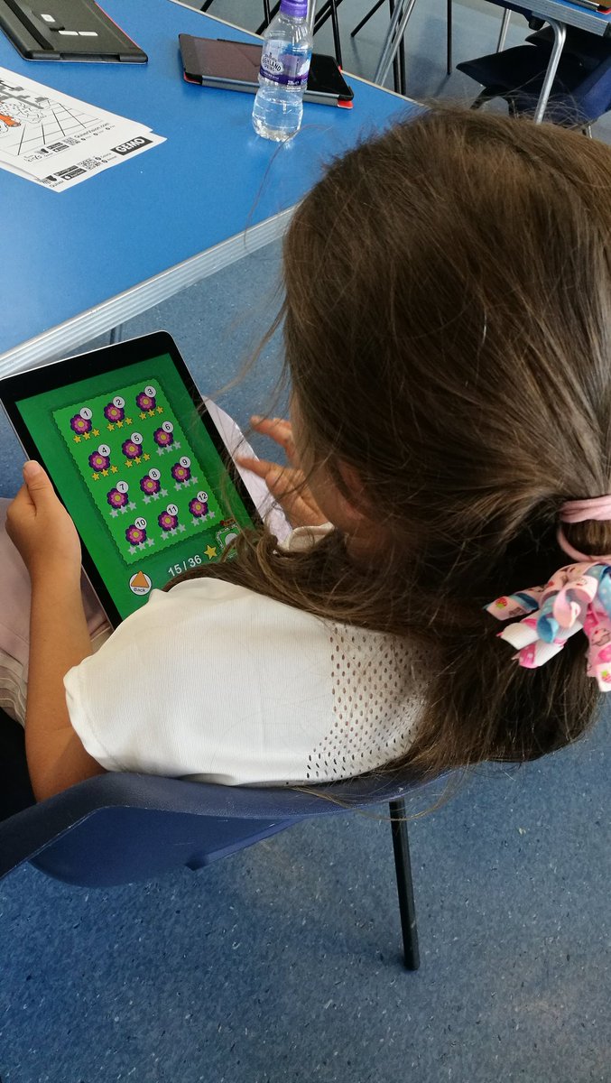 StirlingLibs's tweet image. The #SummerFunClub at #EastPleanPrimarySchool became DigiFunClub after lunch today with loads of digital tech to try. Creating, building, designing....and just a wee bit of smashing!! #STEM #LoveDigital #HolidayProvision