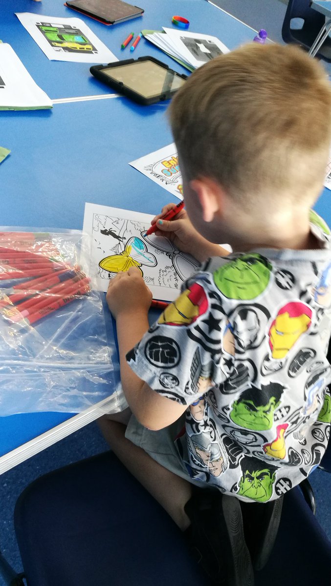 StirlingLibs's tweet image. The #SummerFunClub at #EastPleanPrimarySchool became DigiFunClub after lunch today with loads of digital tech to try. Creating, building, designing....and just a wee bit of smashing!! #STEM #LoveDigital #HolidayProvision