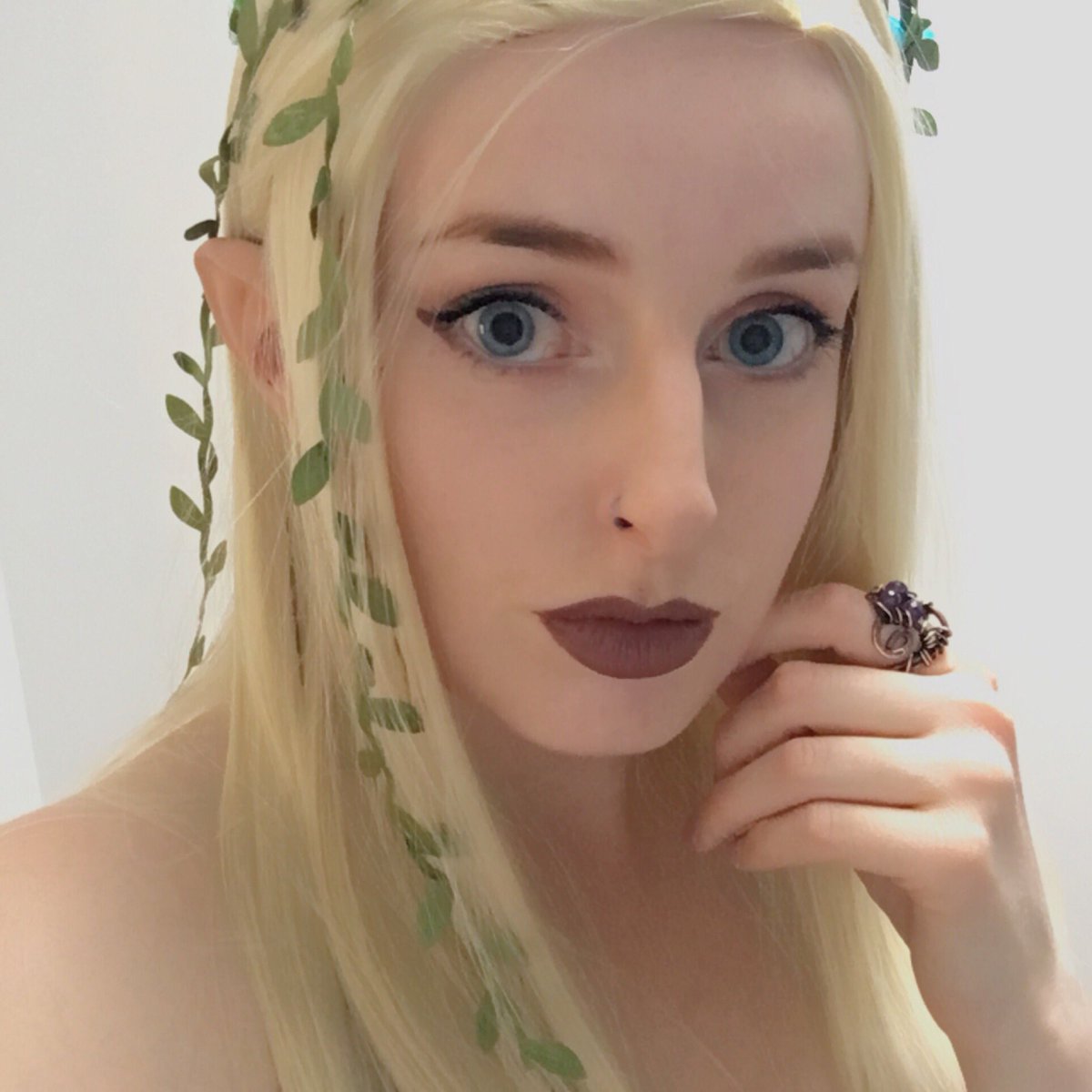 marthaaivy's tweet photo. “Elves come forth with the Rekindling of the Stars”✨
#elf #tolkien #isthiscosplay https://t.co/IpanvSlNip