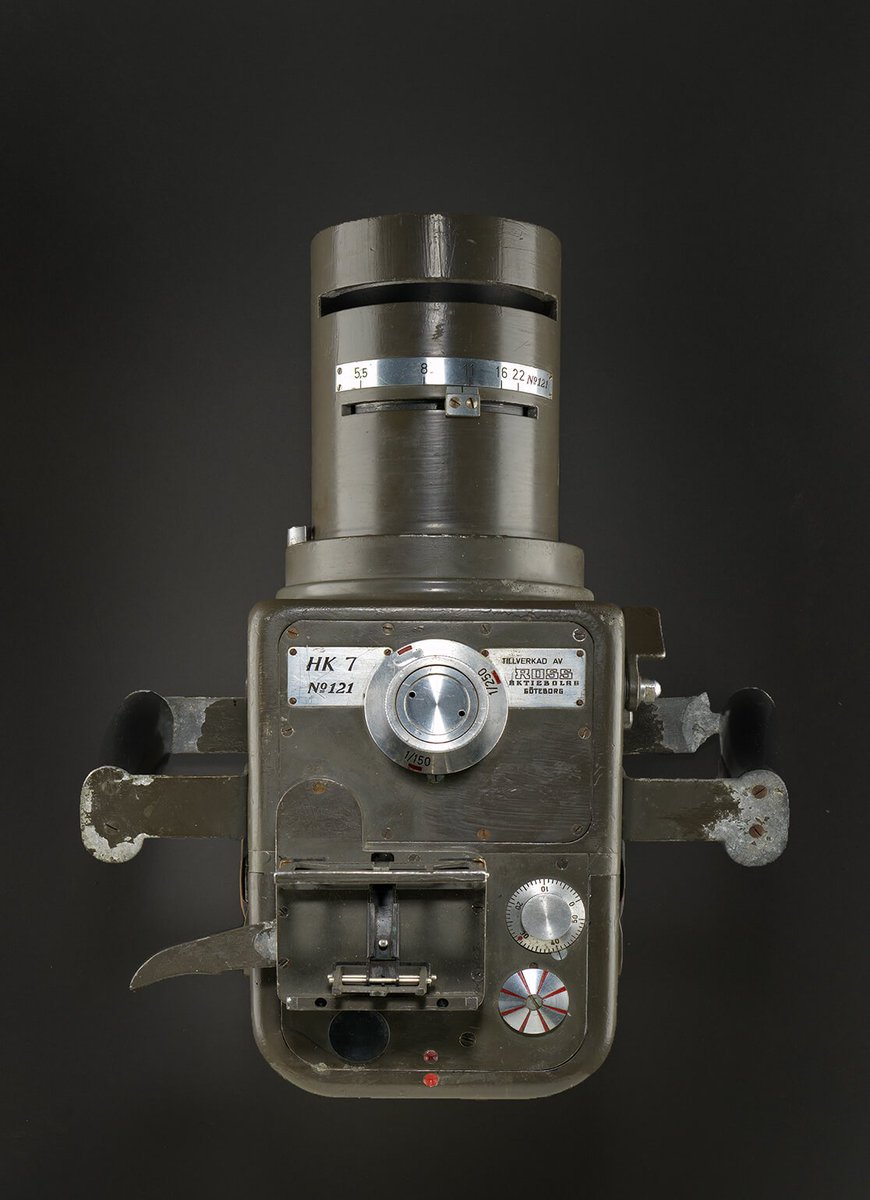 HK-7 aerial camera was produced in 1941-1943 after the Swedish government asked Victor #Hasselblad to replicate a recovered German #aerialcamera. Here, the #H6D-400c #multishotcamera captures the HK-7's every detail. See: bit.ly/HK-7aerialcame…
