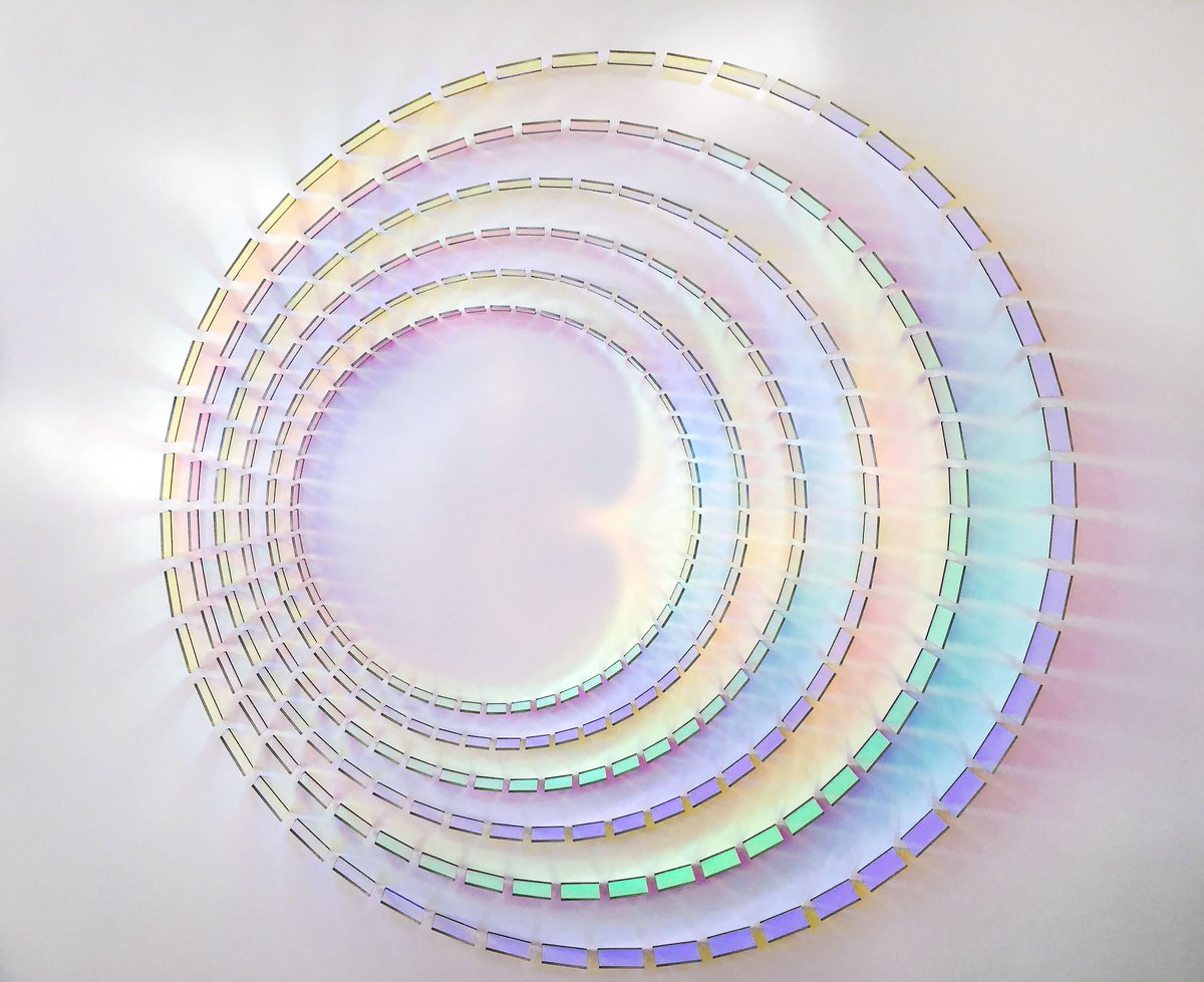 chriswoodlight's tweet photo. 'Gloaming'
In soft natural light
150cm square
#lightart #dichroic #patterndesign #interior #beautiful #photography #artwork #wallpanel #shape #colour #circles #optics #curvedlight https://t.co/DVwoTXpiPf