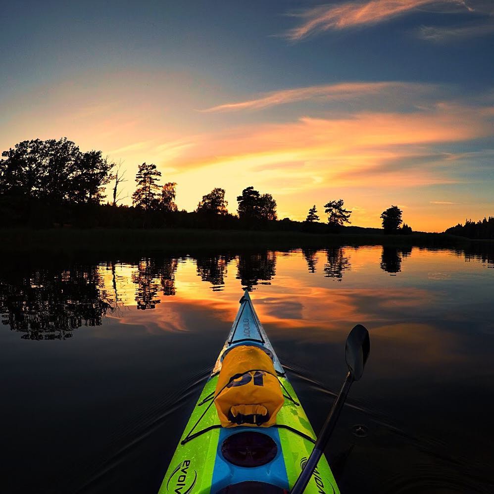 paddlingmag's tweet photo. Sunset tour🤘
📷 @maciekmalgorzaciak
#PaddleForever or #PaddlingMagazine for feature
#Sunset #Kayak #Kayaking #Landscape #Nynashamn https://t.co/Nk2b749Or1
