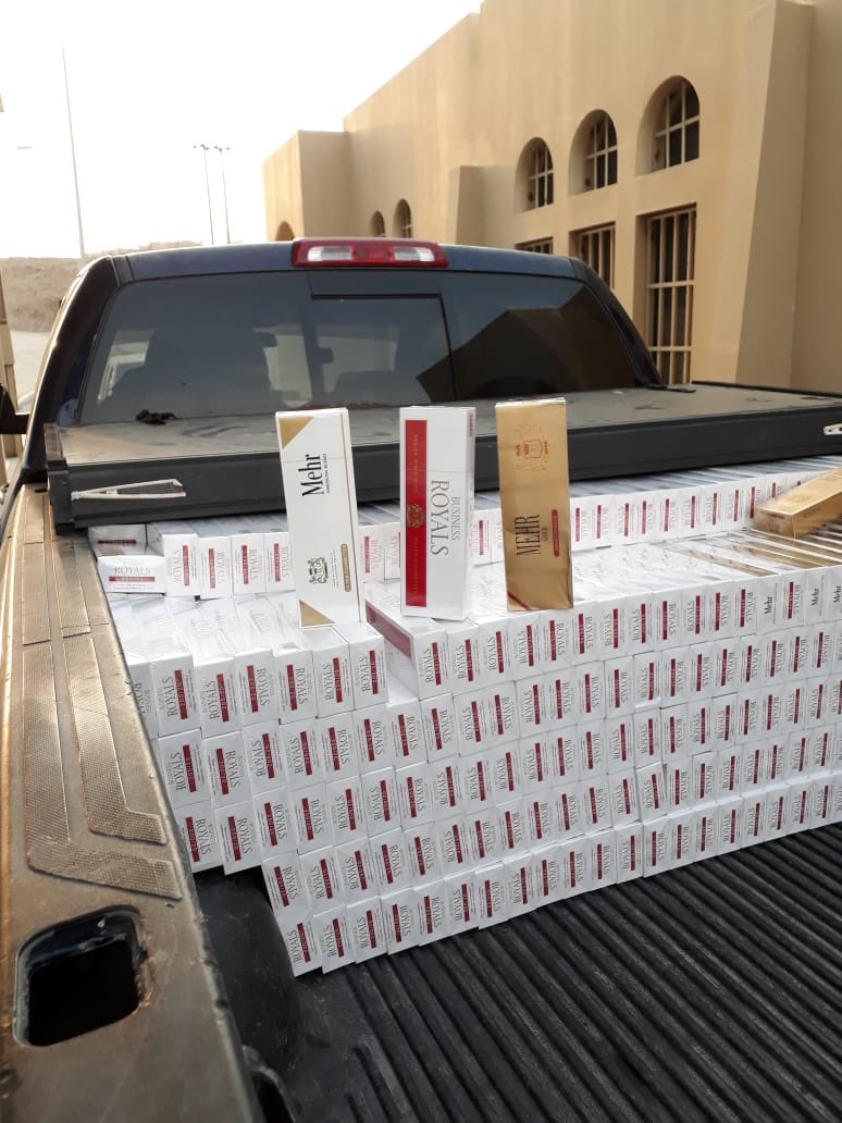 An attempt to smuggle quantity of cigarettes foiled at Shinas Port.  #OmanObserver @omancustoms https://t.co/pu43otYksz