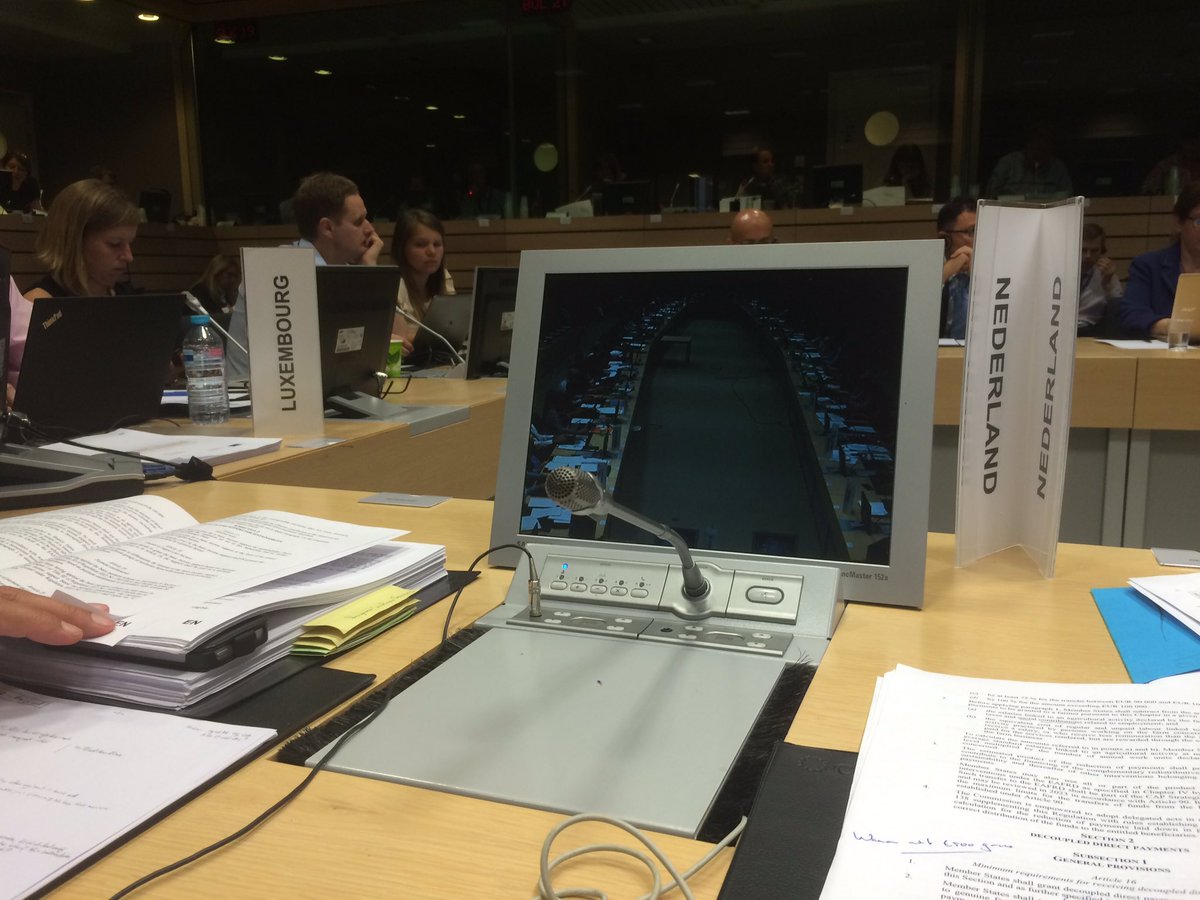 Nog geen reces in Brussel: het Oostenrijkse EU-voorzitterschap maakt een razende start met de  behandeling, in paralelle Raadswerkgroepen, van de EC-voorstellen voor het toekomstige GLB.