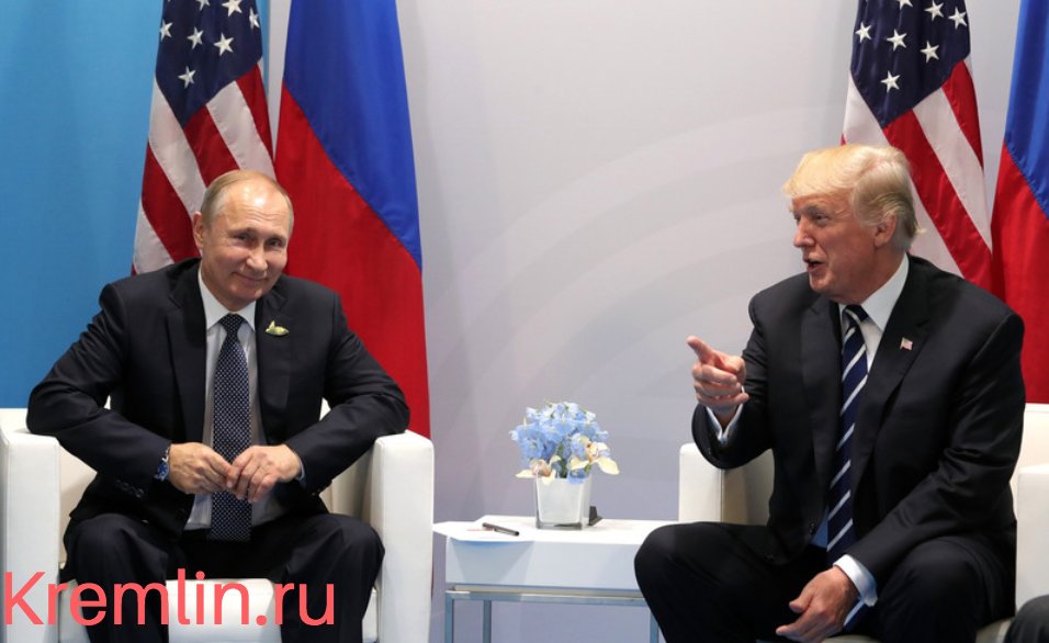 TheHitchTeam's tweet photo. Colleen Moore (@cmoo11_) covers the #TrumpPutinSummit, specifically referencing the @democracynow segment between @ggreenwald of @theintercept and @Cirincione of @plough_shares and giving her take on the rhetoric around Russia in the U.S. #TrumpPutin https://t.co/FgrvZKrDuO https://t.co/OIUoNMPr4J