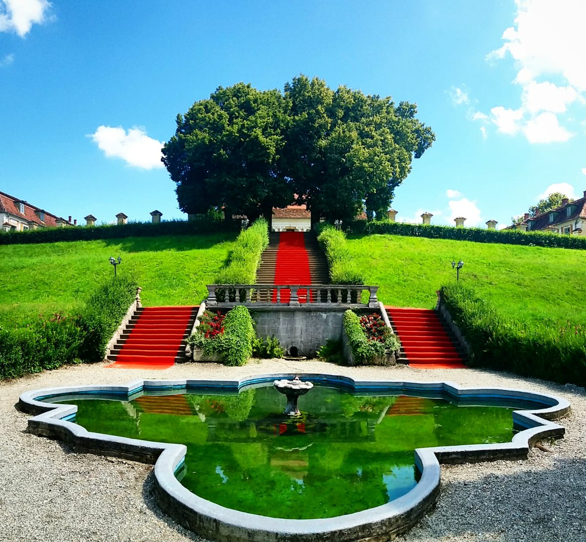 Palatul Brukenthal  tweet media