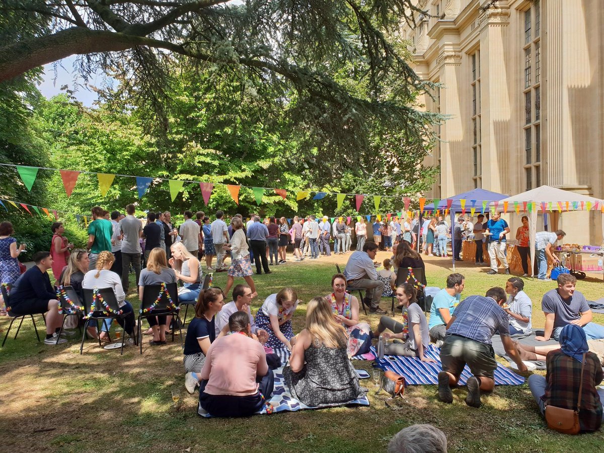 SPOCKBristol's tweet photo. We enjoyed the @UniBrisPhysics Summer Party today! https://t.co/6jdBTCsRVq