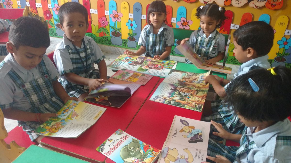 JyotikaMorris's tweet photo. Story time for the Little learners of rgs Noida totally engrossed in story books doing picture reading #imaginativeskills #learningskills #readingskills #picturereading @rgsnoida @supritichauhan @sonambakshi @sujatapurkayas @gaytiri @nirupasingh https://t.co/GwcQ75QcaA