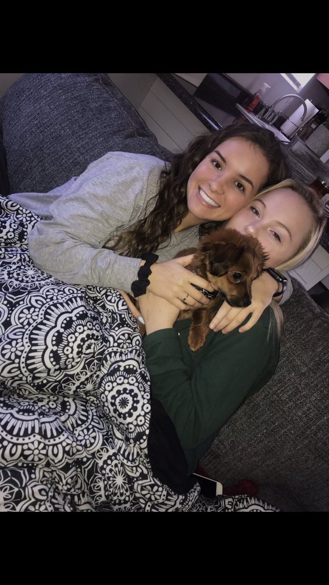 Mariah314_'s tweet photo. Happy Birthday to my younger sister that’s prettier than me... lol Love and miss you!! @abigailsmittth 💓💓 https://t.co/8jh1L5sT2S