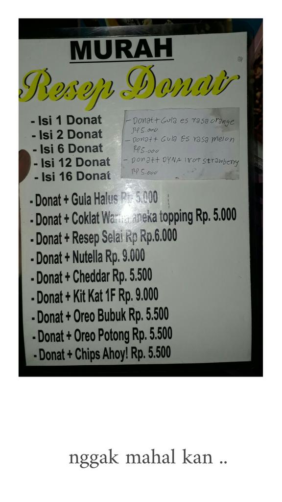 paskah_t's tweet photo. Ku ingin cry, donat nya enaq

11 12 sama J•Co, nuansa donat kampung nya masih ada (gula halus) , tapi juga ada topping sudah kekinian (nuttela)

Yang jual ramah banget, selalu Senyum. Tempat nya bersih bgt. Packing donat nya TERBAIK dr yg ada di salatiga. Dan murah https://t.co/NWitwhNfea