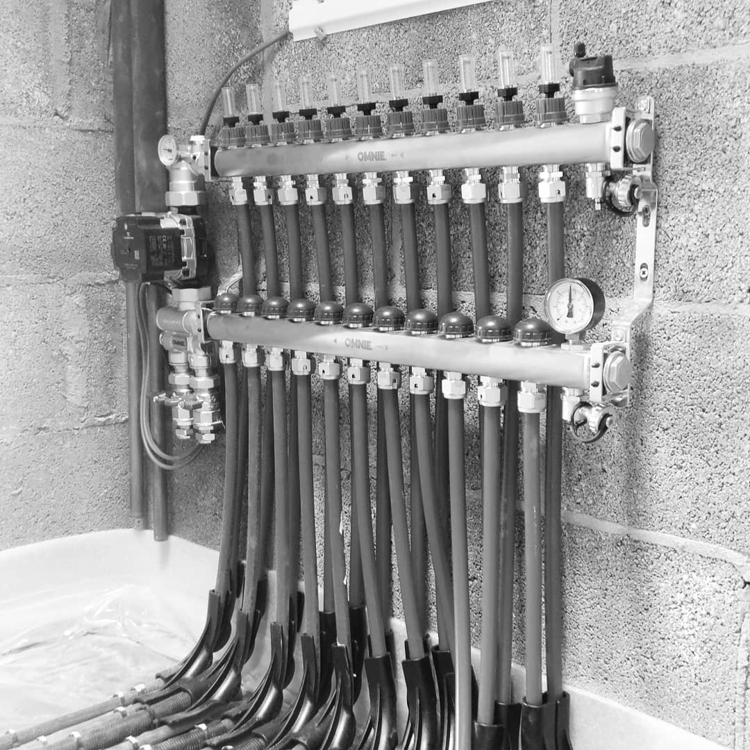 GoGreenEngineer's tweet image. 1st fix completed and #Underfloorheating laid, ready for a low build up Thermia based #screed for optimal #UFH performance. This #lowenergybuilding features 2 x @Zehnder_Passive #MVHR units, @omnieuk UFH system with #smartcontrols. Designed, installed &amp;amp; commissioned by ourselves