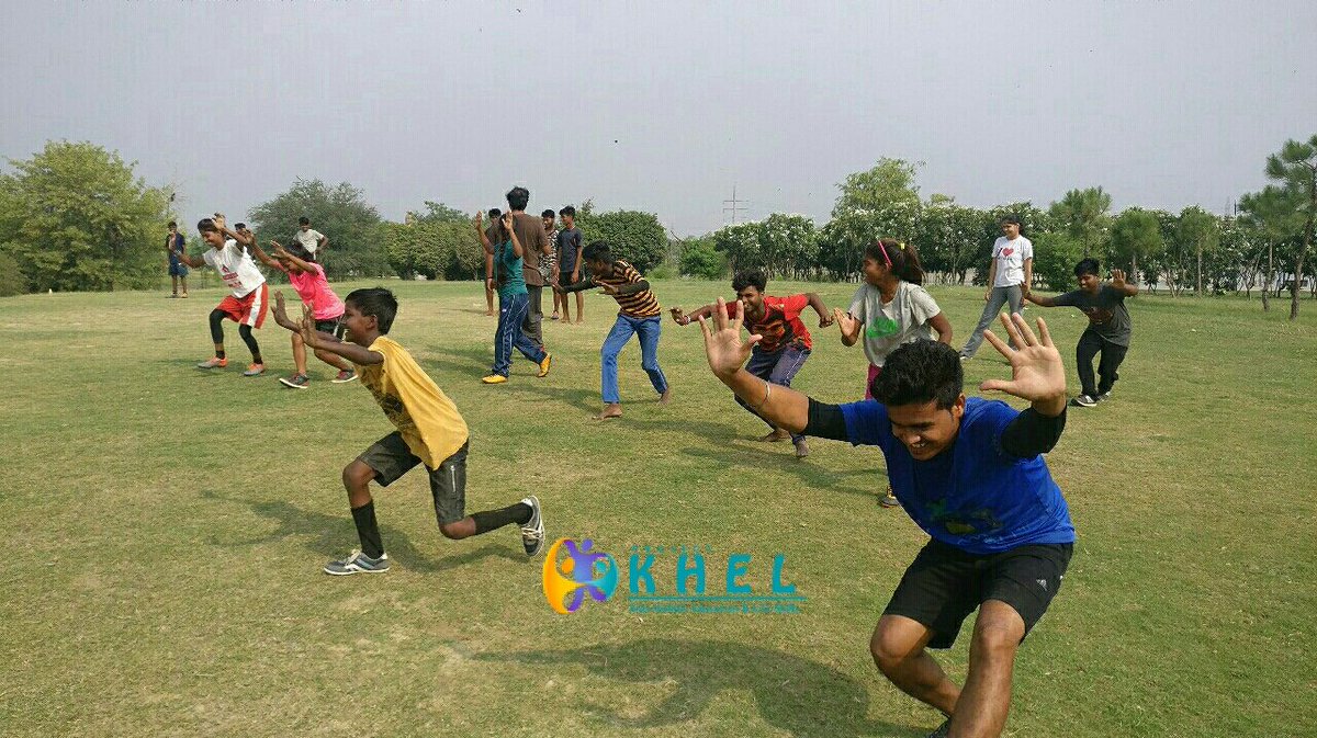 ProjectKHEL's tweet photo. Getting stronger everyday!

#sportsfordevelopment #frisbeepractice #ultimate #ultimatefrisbee #Indianultimate #vision  #workinghard #dailyroutine #strong #exercise #warmup https://t.co/J3h8MwGW6p