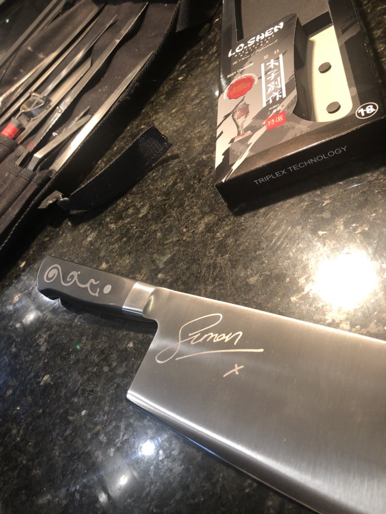 SimonJWoodUK's tweet image. I love my Chopper! @IOShenknives it’s MEGA!!!!