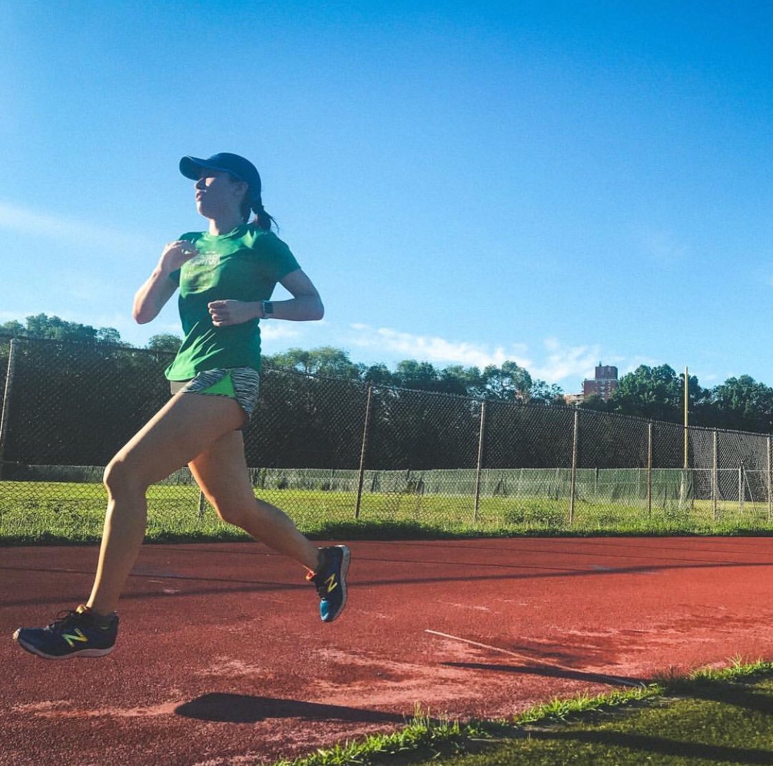 VCPark1's tweet photo. Get your morning run in at our beautiful 400 Yard Track!
.
.
.
#vancortlandtpark #VCPC #Bronx #Fitness https://t.co/SRftlkobWh