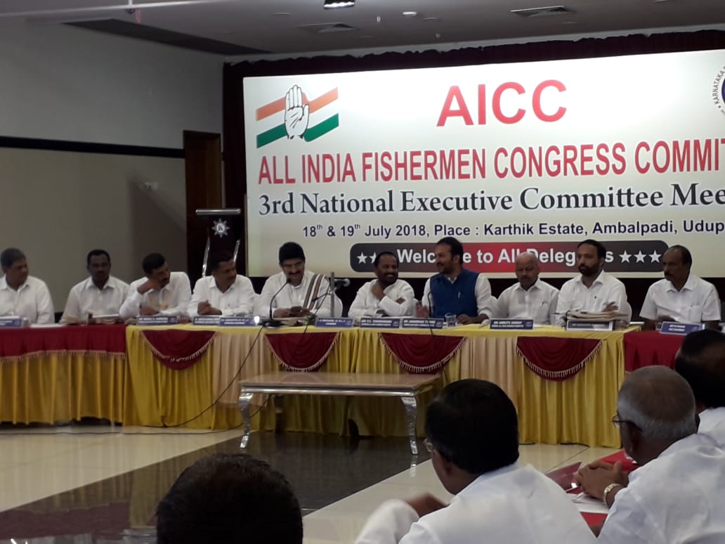 TeamUdayaShetty's tweet photo. All India Fishermen Congress Committee's 3rd National Executive Committee Meeting was held at Ambalpadi, Udupi. Program was presided by Sru. TN Prathapan and inaugurated by Sri. P.C. Vishnunadh.
Muniyal Udaya Kumar Shetty were also present in the program. https://t.co/fvSeIYjIEu