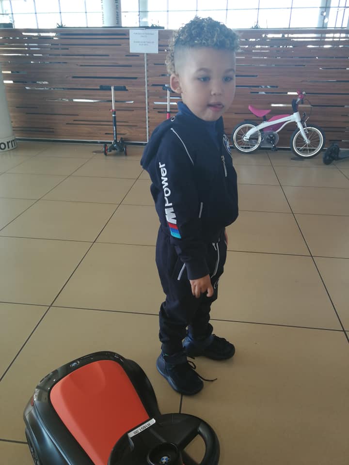 VaalridgeAuto's tweet photo. Well... This is how a child should be raised. 
Proud BMW fan visiting Sovereign Vereeniging. https://t.co/7YhhiGQbhG