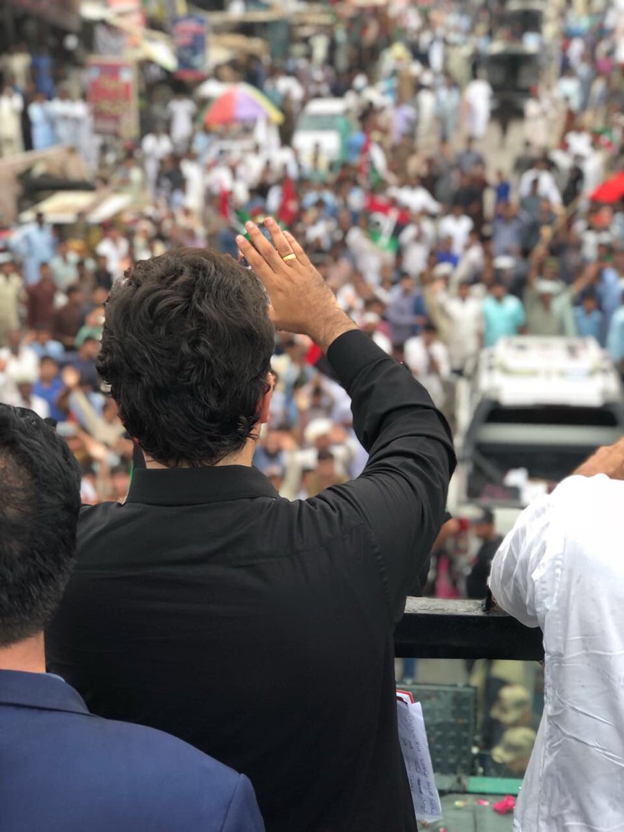BBhuttoZardari's tweet photo. Thank you to the people of #Gojra for coming out in droves to support Pakistan Peoples Party. You have shown that you stand for a peaceful, prosperous and progressive Pakistan. #PPP
#BhuttoDeNaarayWajjanGey https://t.co/xDPVZODvBZ