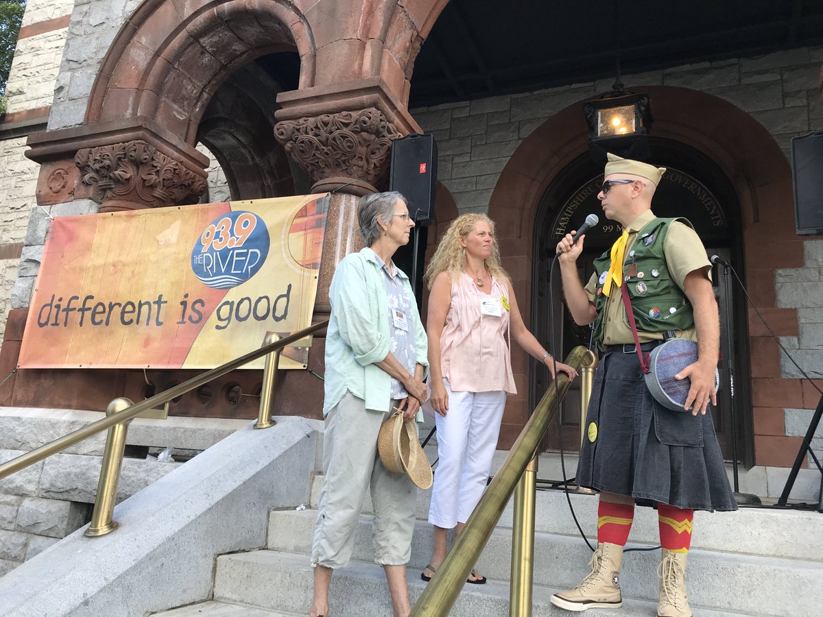 93.9 The River tweet media